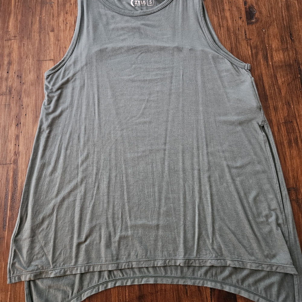 Zyia Women's Olive Green Finesse Tank Top Size Small